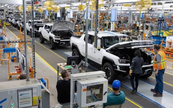 GM replaces 1,000 workers with 50 robots at its flagship plant