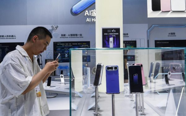 Pocket AI phones take center stage at China show