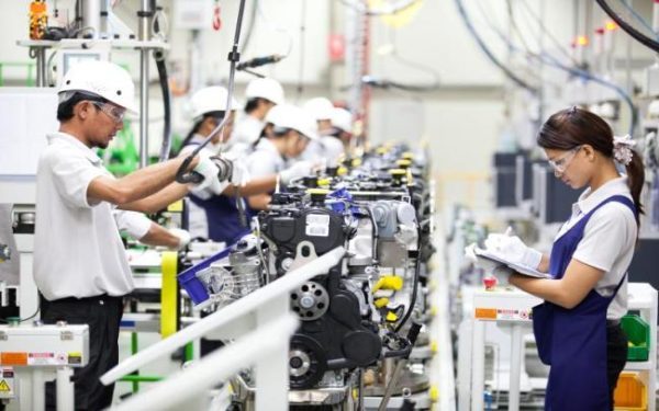 Japan Manufacturing Profits Rise 8% on AI Demand