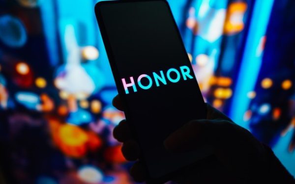 Alibaba and Honor Join Forces in Race to Develop AI Agentic Smartphones