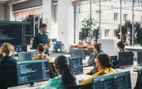 Undergraduate Computer Science Enrollment Falls 8.1% as AI Reshapes Student Choices