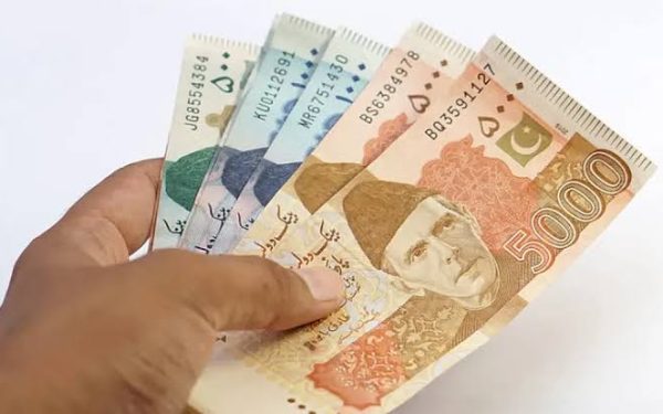 Pakistan current account deficit returns in FY26
