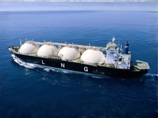 India buys its most expensive LNG in years, nearly 46% premium