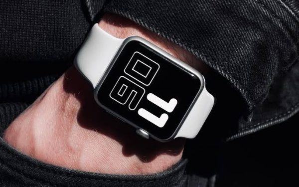 Apple Plans Screen-Free Wearable as Smartwatch Market Evolves