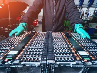 India Delays ₹18,100 Crore Battery PLI Plan By 2 Years
