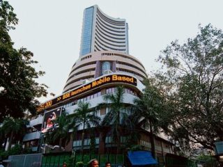SoftBank sell 2.58% Lenskart Stake for ₹2,888 Crore, Holding Falls to 7.28%