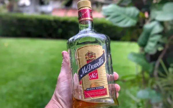 FSSAI Bans Sale of Select Old Monk, McDowell’s, Bagpiper Liquor Variants Citing Artificial Flavour Concerns