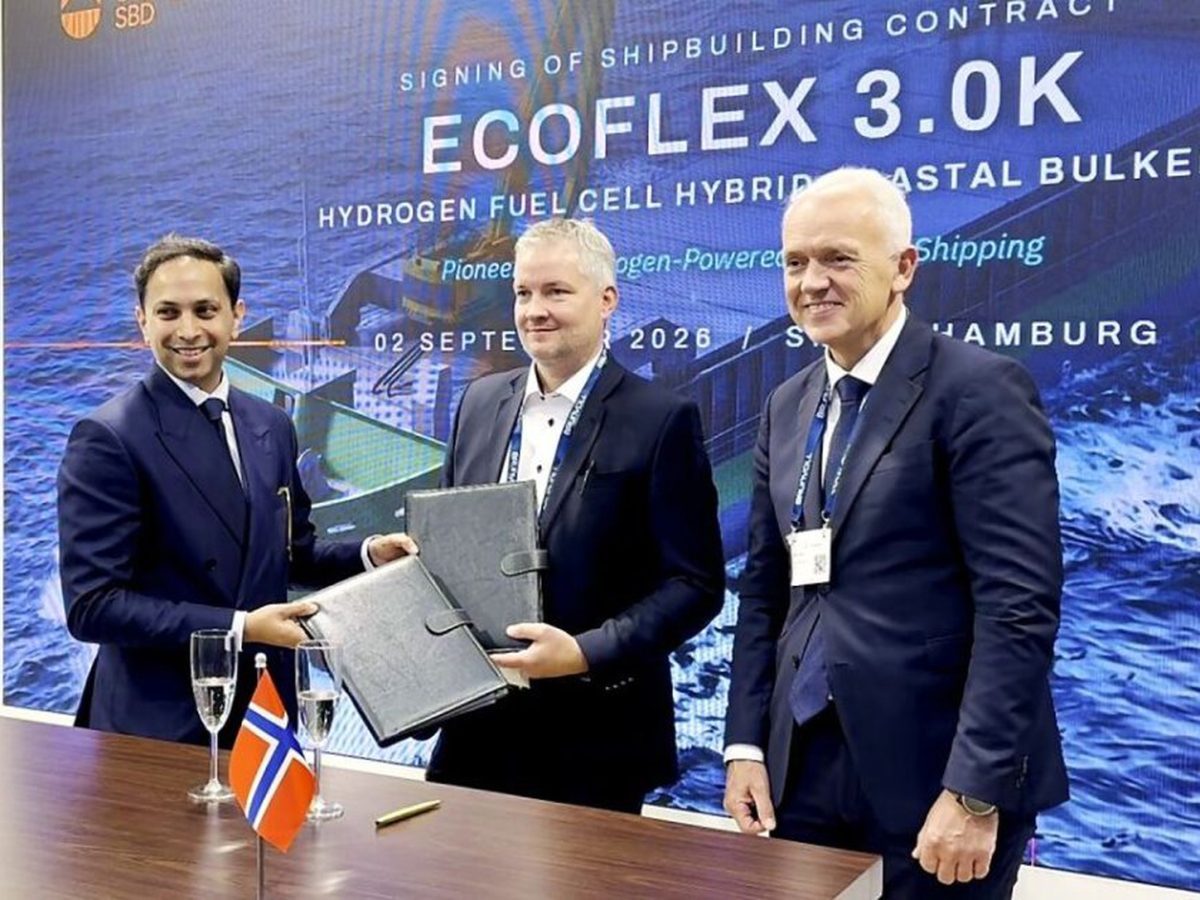 Chowgule and GMI representatives at the hydrogen cargo vessel contract signing