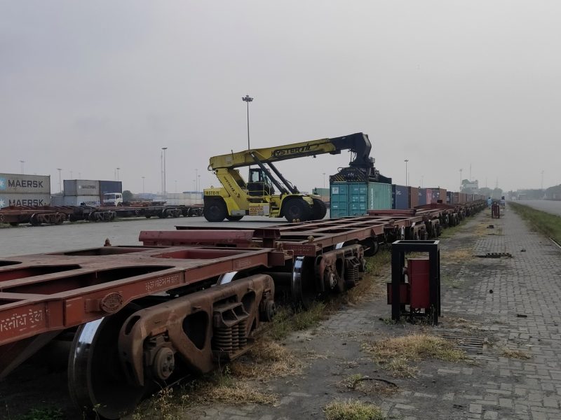 CONCOR Orders 12 Container-Wagon Rakes