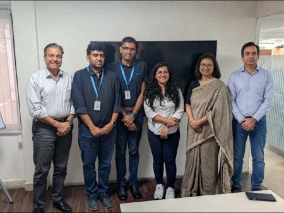 DheyaTech funding announcement team photograph showing company founders and Avaana Capital representatives.