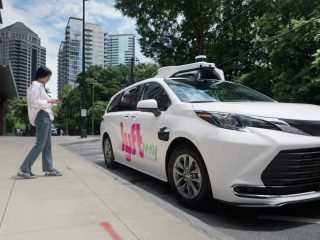May Mobility SPAC Deal Tests Asset-Light Robotaxis