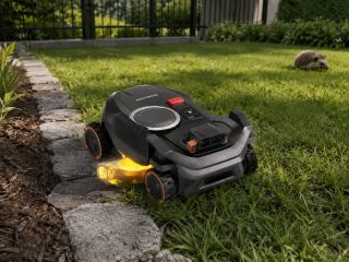 Navimow H5 Pro Moves Its Blade to the Lawn Edge