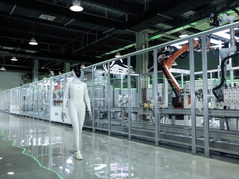 XPeng IRON Production Line Starts in Guangzhou