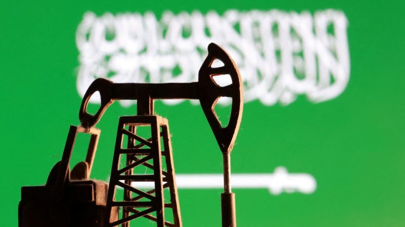 Saudi Arabia cuts November oil prices for Asia to 6-year low